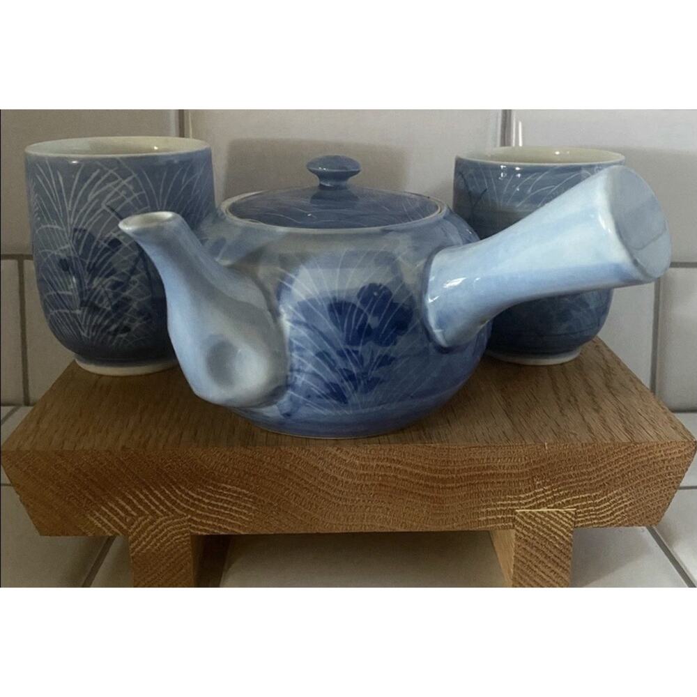 Vtg Japanese Kyusu Tea Set Blue hand painted Botanical Prcln Yokode Teapot Cups - Picture 2 of 7